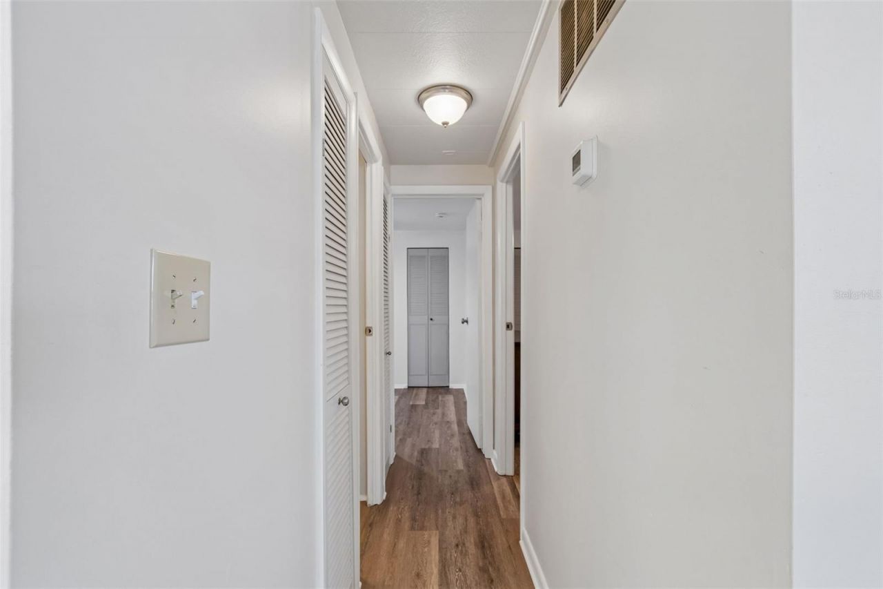7186 Mount Arlington Drive Ne, Unit 421, Saint Petersburg, FL 33702 Photo