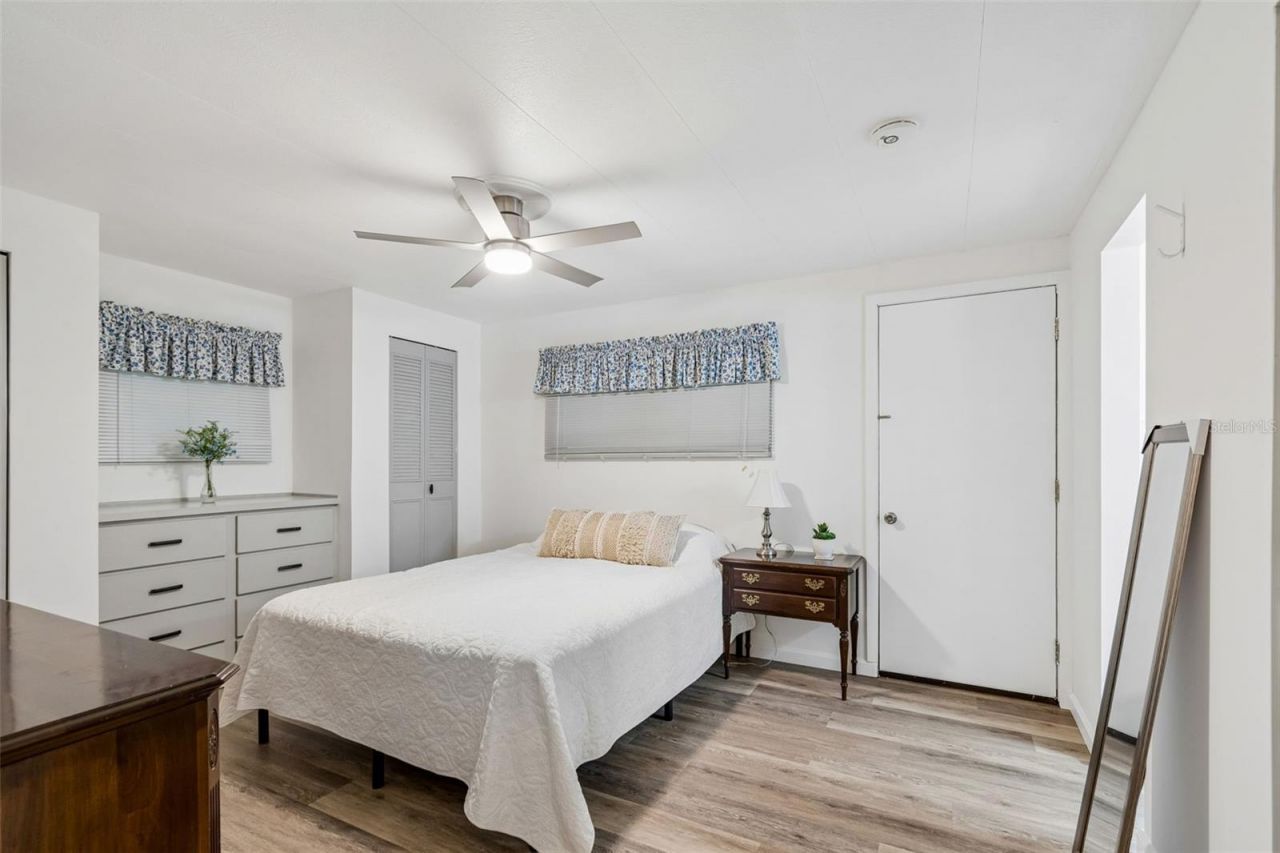 7186 Mount Arlington Drive Ne, Unit 421, Saint Petersburg, FL 33702 Photo