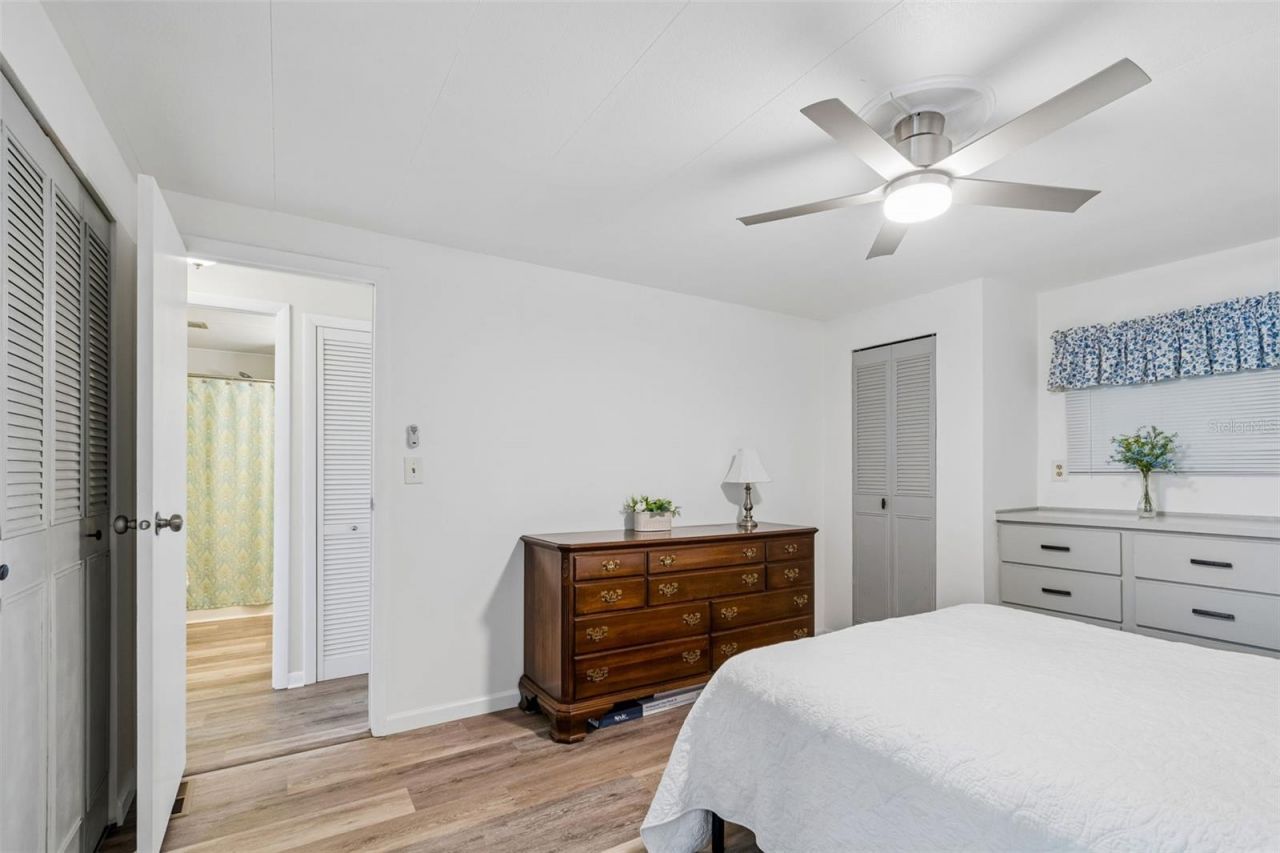 7186 Mount Arlington Drive Ne, Unit 421, Saint Petersburg, FL 33702 Photo