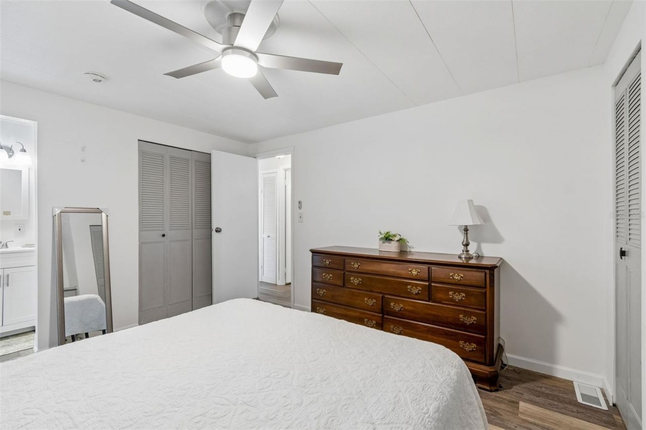 7186 Mount Arlington Drive Ne, Unit 421, Saint Petersburg, FL 33702 Photo