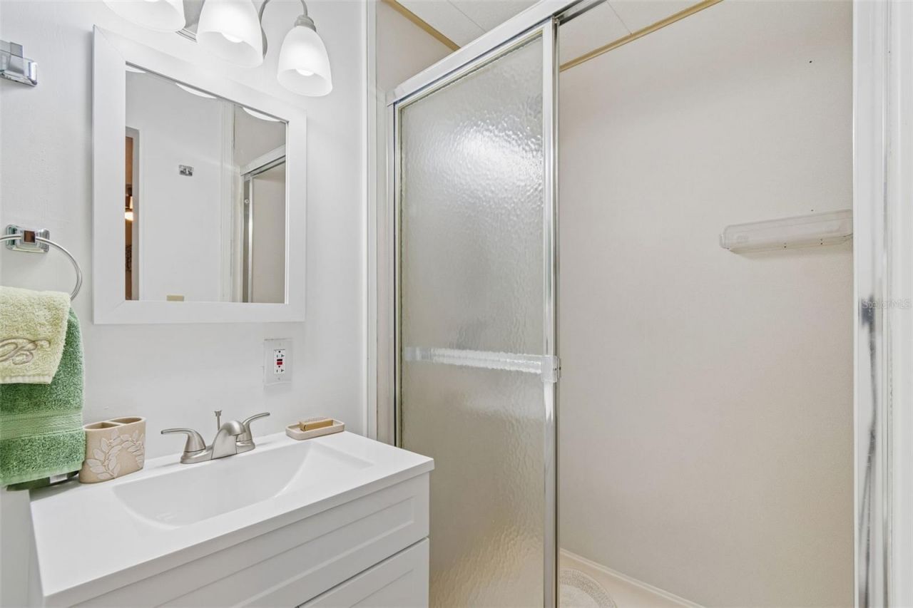7186 Mount Arlington Drive Ne, Unit 421, Saint Petersburg, FL 33702 Photo