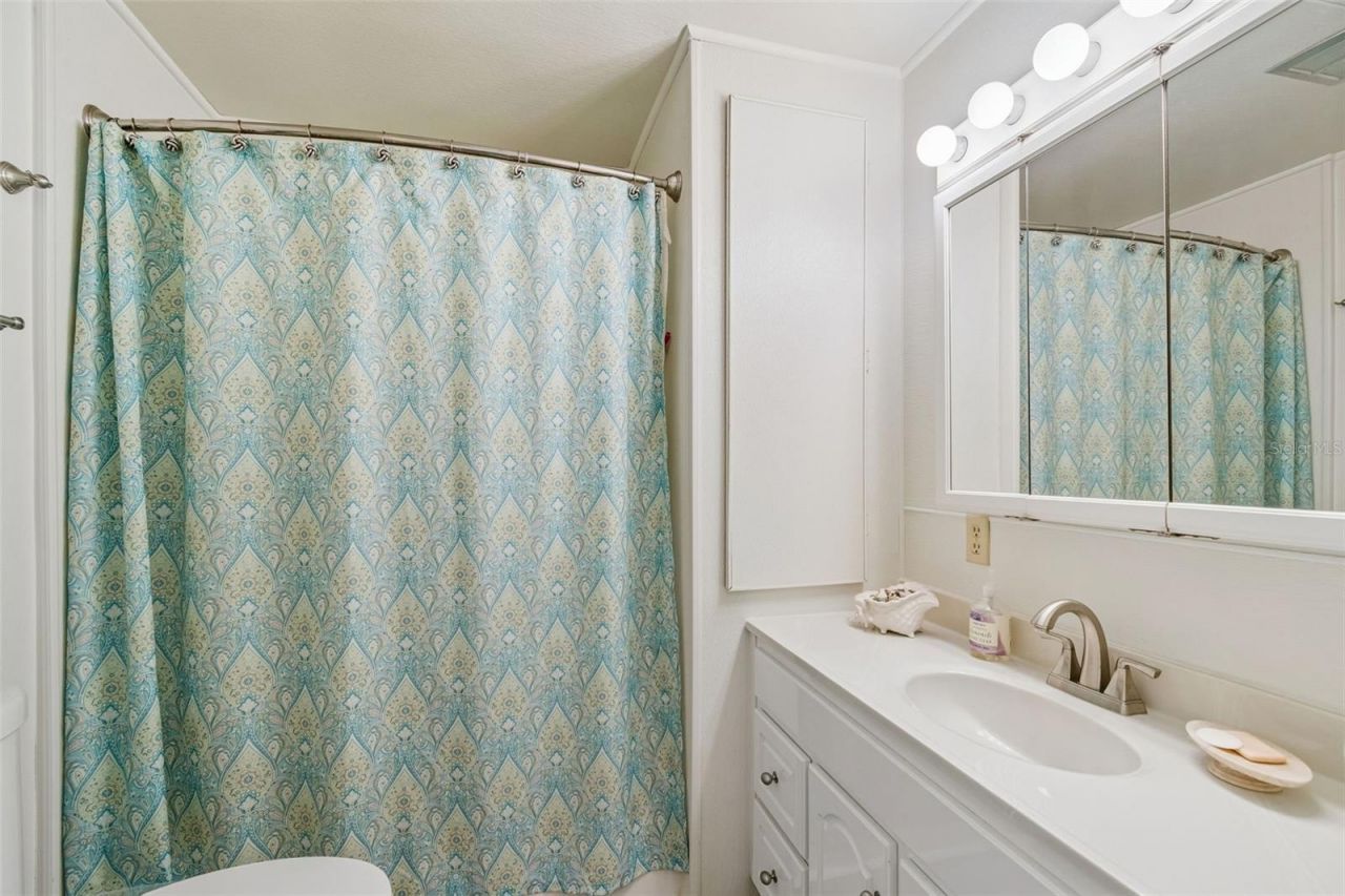 7186 Mount Arlington Drive Ne, Unit 421, Saint Petersburg, FL 33702 Photo