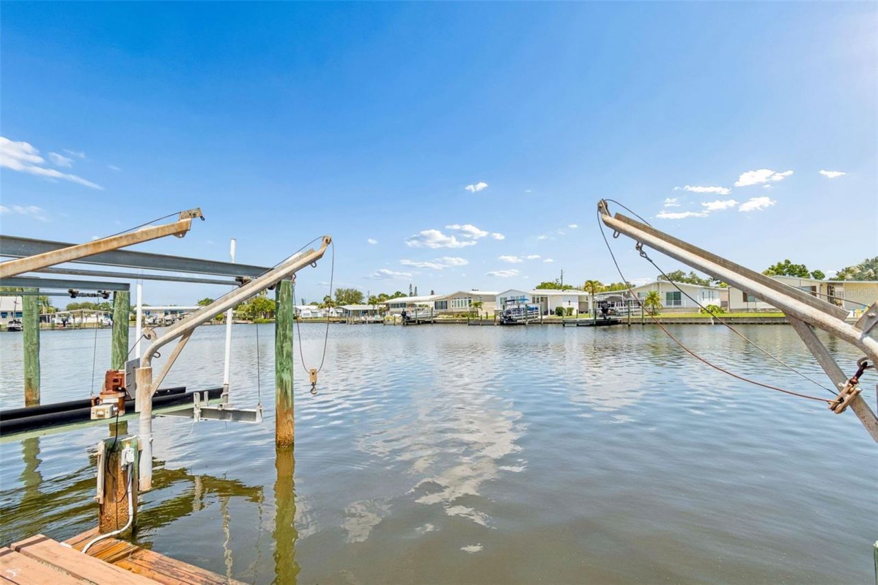 7186 Mount Arlington Drive Ne, Unit 421, Saint Petersburg, FL 33702 Photo