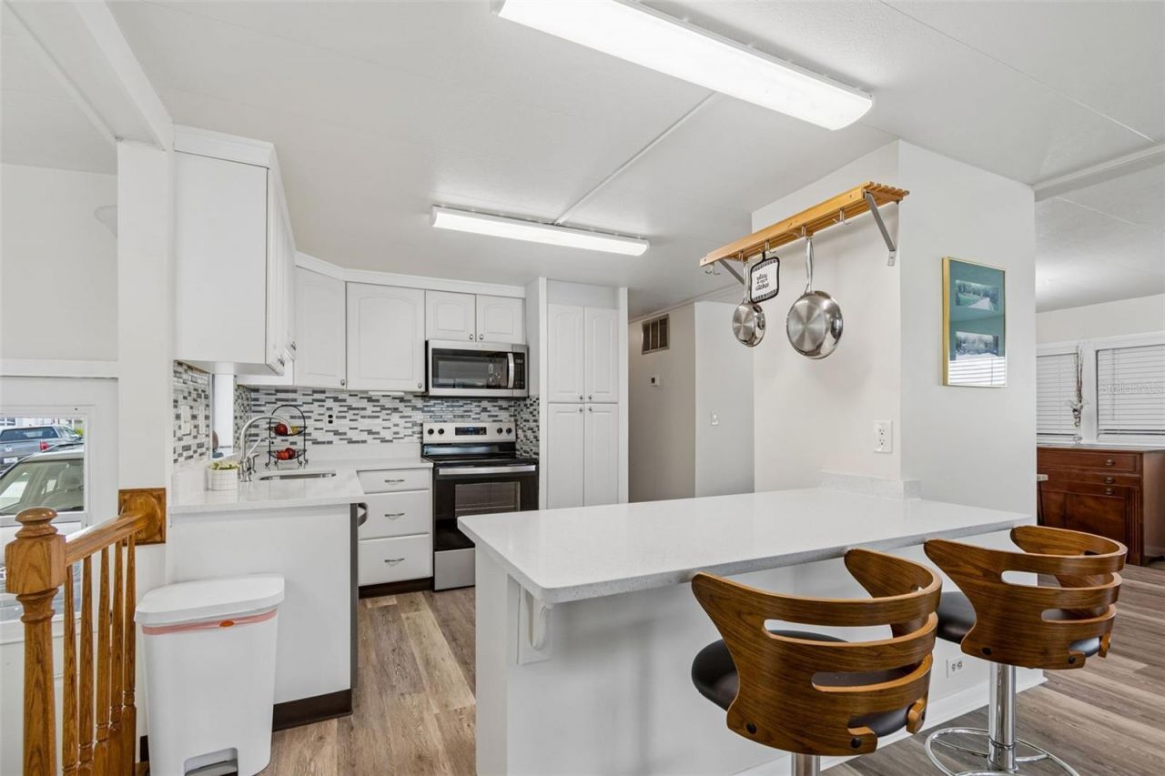 7186 Mount Arlington Drive Ne, Unit 421, Saint Petersburg, FL 33702 Photo