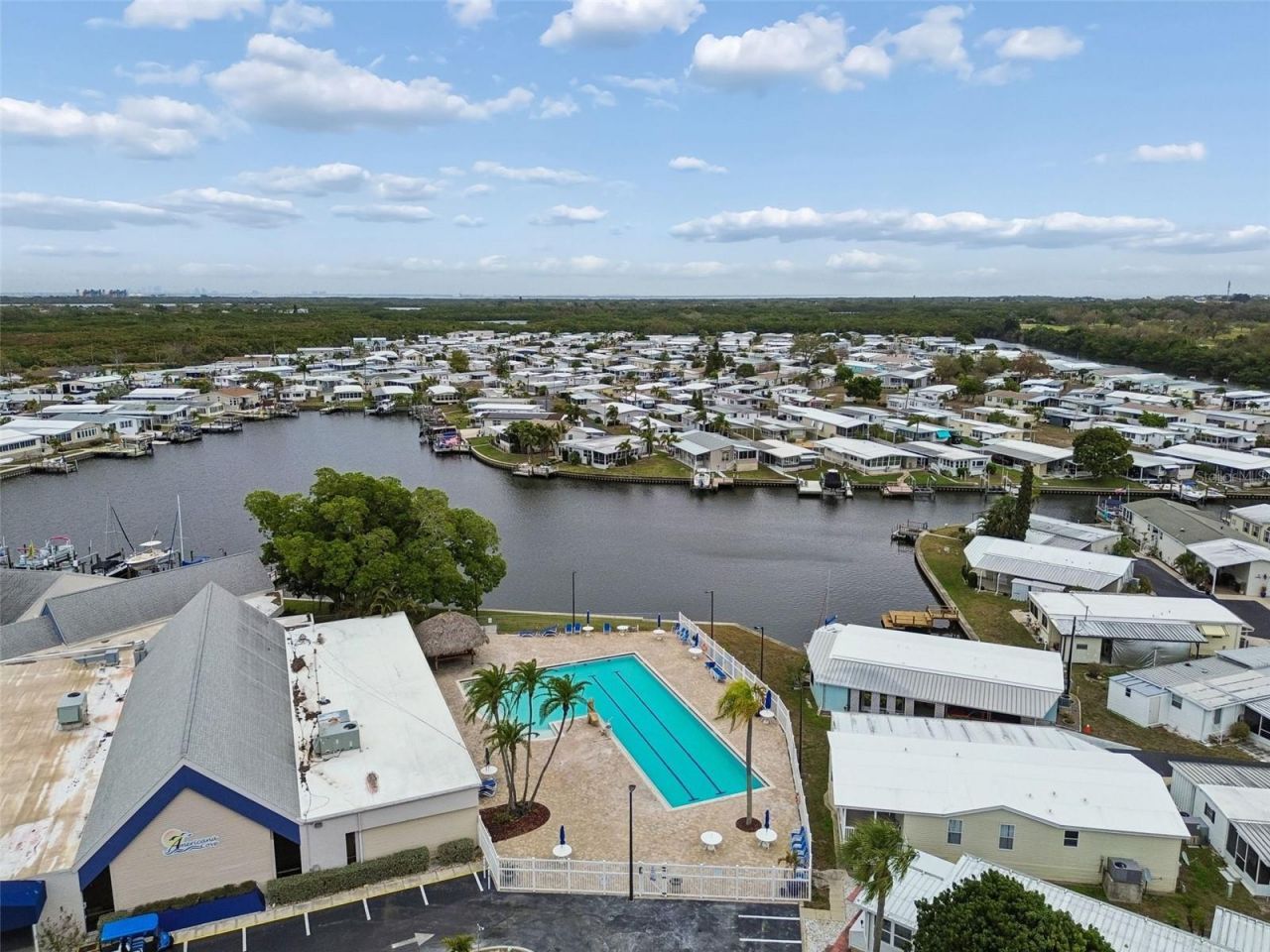 7186 Mount Arlington Drive Ne, Unit 421, Saint Petersburg, FL 33702 Photo