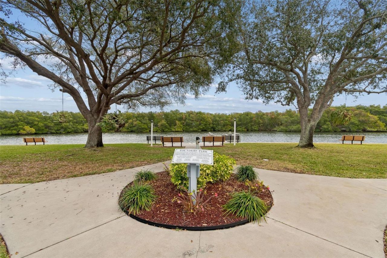7186 Mount Arlington Drive Ne, Unit 421, Saint Petersburg, FL 33702 Photo