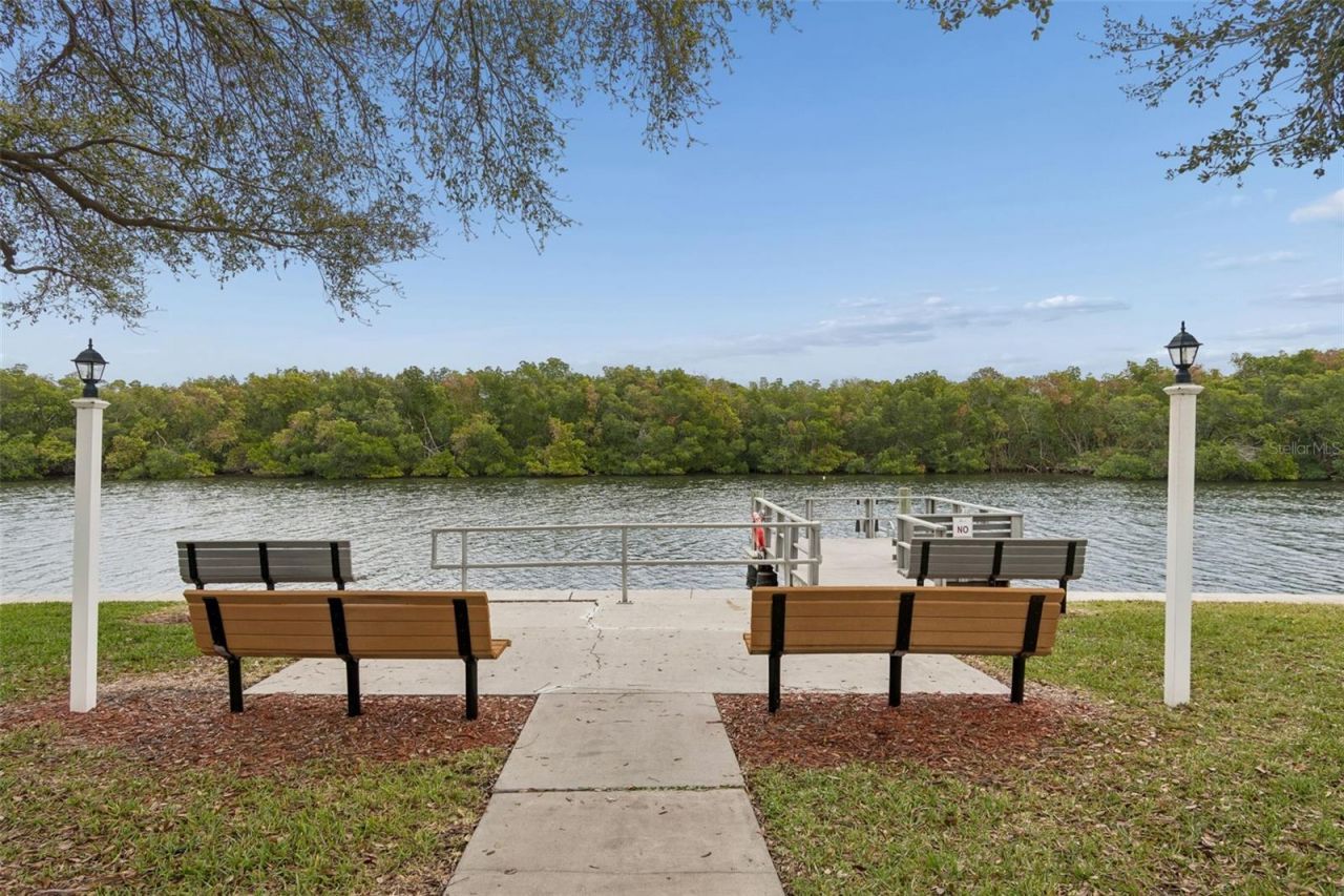 7186 Mount Arlington Drive Ne, Unit 421, Saint Petersburg, FL 33702 Photo