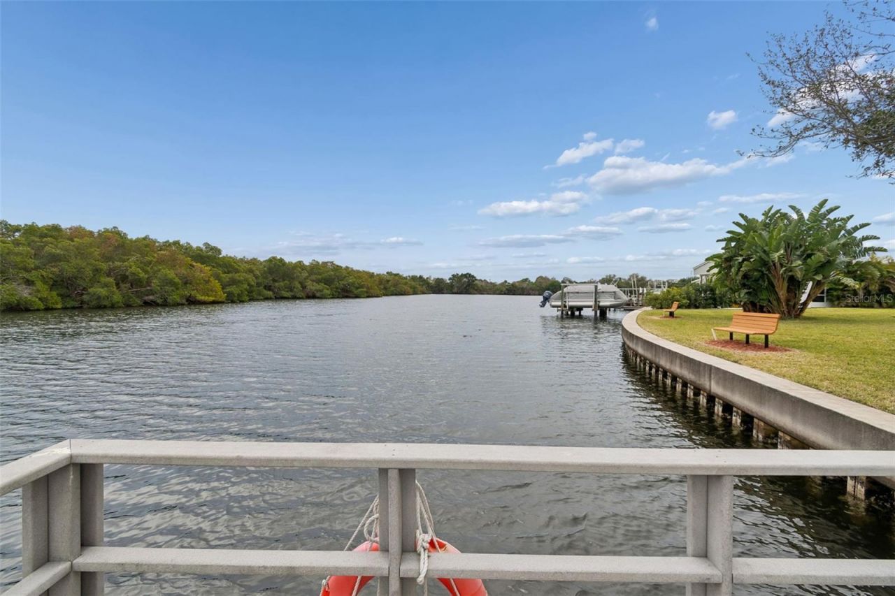 7186 Mount Arlington Drive Ne, Unit 421, Saint Petersburg, FL 33702 Photo