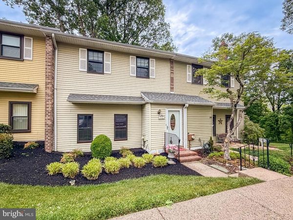 52 WOODBRIDGE COURT N, LANGHORNE, PA 19047