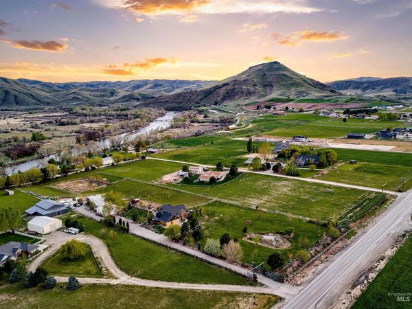 9415 N Highway 52, Horseshoe Bend, ID 83629