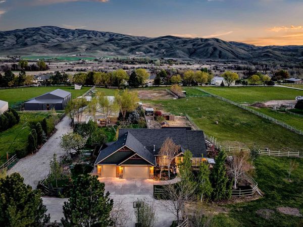 9415 N Highway 52, Horseshoe Bend, ID 83629