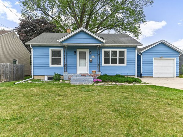 N90W16702 Pershing Ave, Menomonee Falls, WI 53051