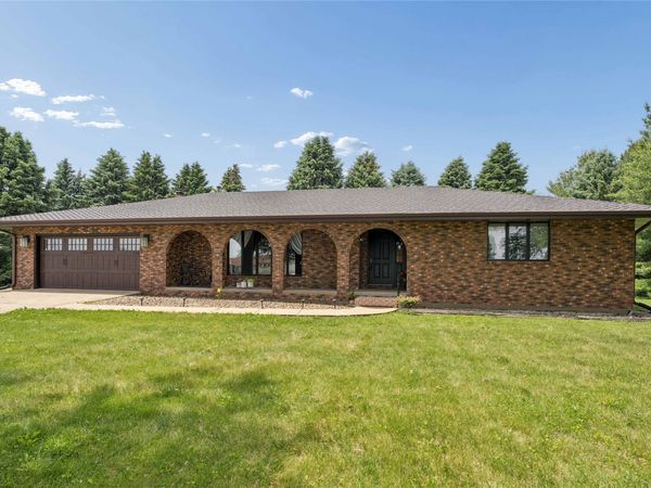 725 40th Avenue, Pleasantville, IA 50225
