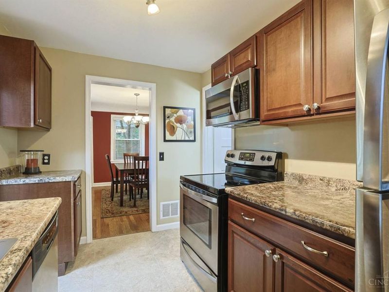 7304 Richmond Avenue, Cincinnati, OH 45236 Photo 12