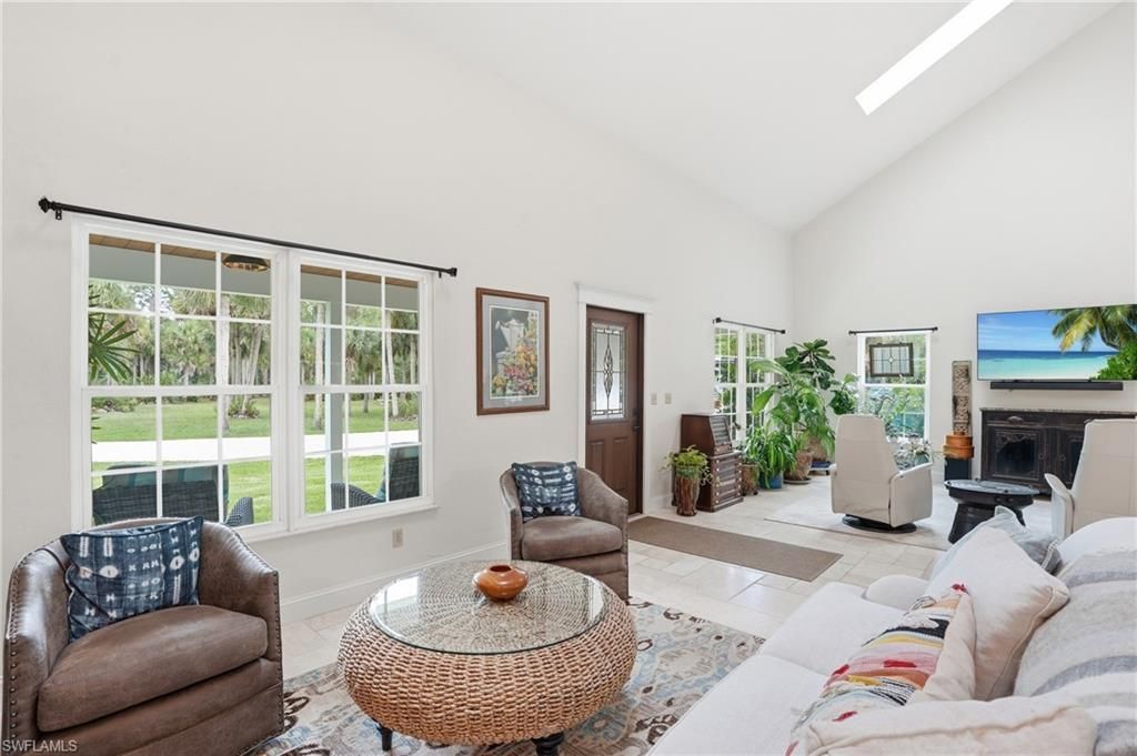 681 7th St Sw, Naples, FL 34117 Photo