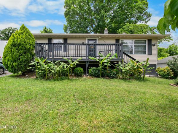 508 W Hemlock St, LaFollette, TN 37766