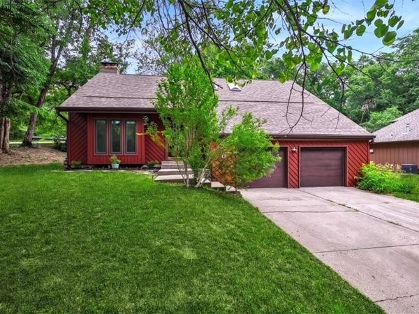 2501 Olde Creek Court, Leavenworth, KS 66048