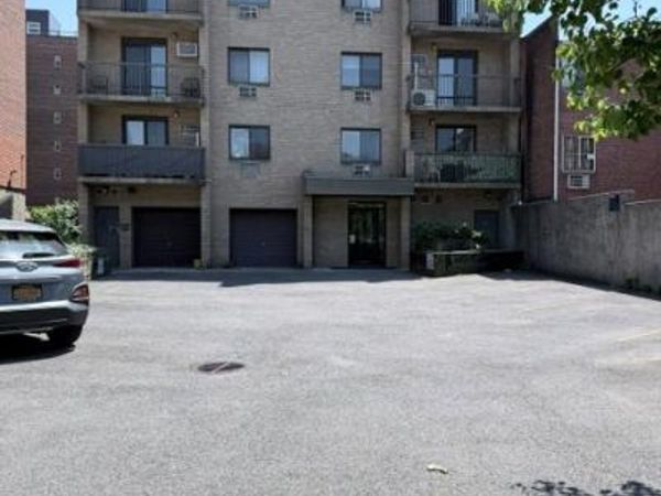 135-08 82nd Avenue , Unit 304, Briarwood, NY 11435