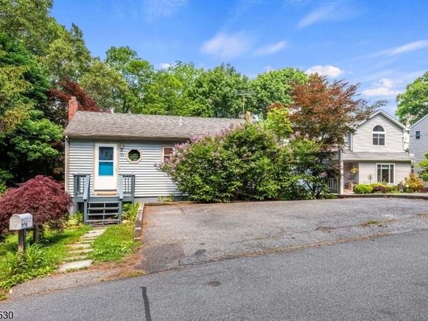 21 Ford Rd, Roxbury, NJ 07850
