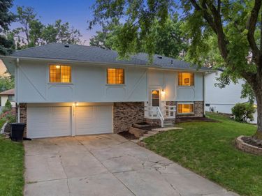 13917 Monroe Street , Omaha, NE 68137