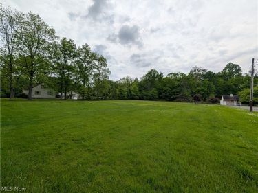 W Western Reserve Road, Canfield, OH 44406