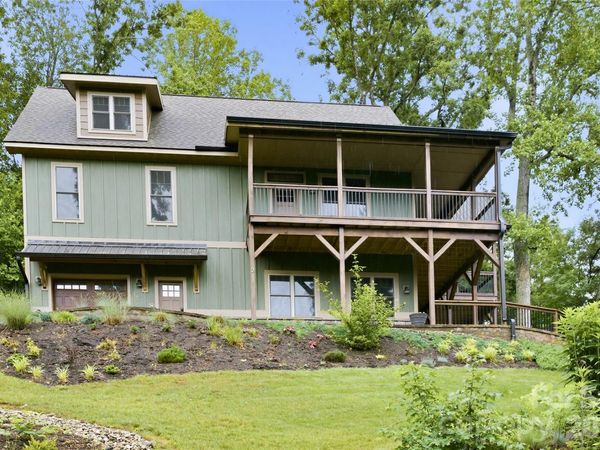 211 Wimbledon Court , Leicester, NC 28748