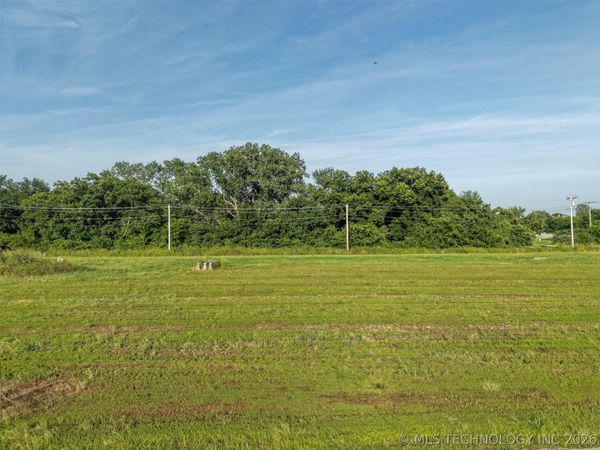 2 Phillips Street , Skiatook, OK 74070