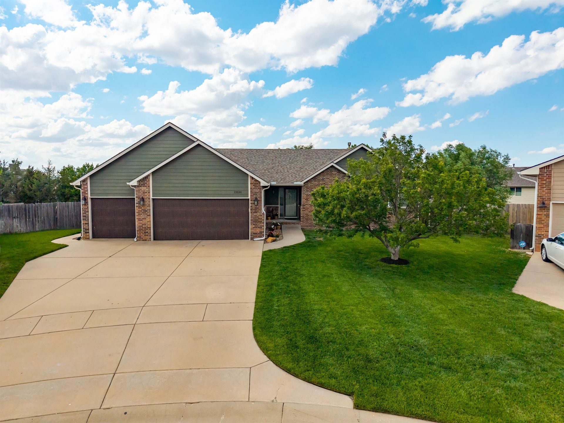 12030 W Grant Ct, Wichita, KS 67235 Main Photo