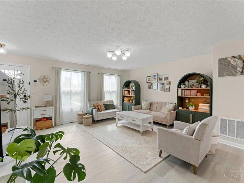 5730 Jo Anne Rose Court, Morrow, OH 45152 Photo 6