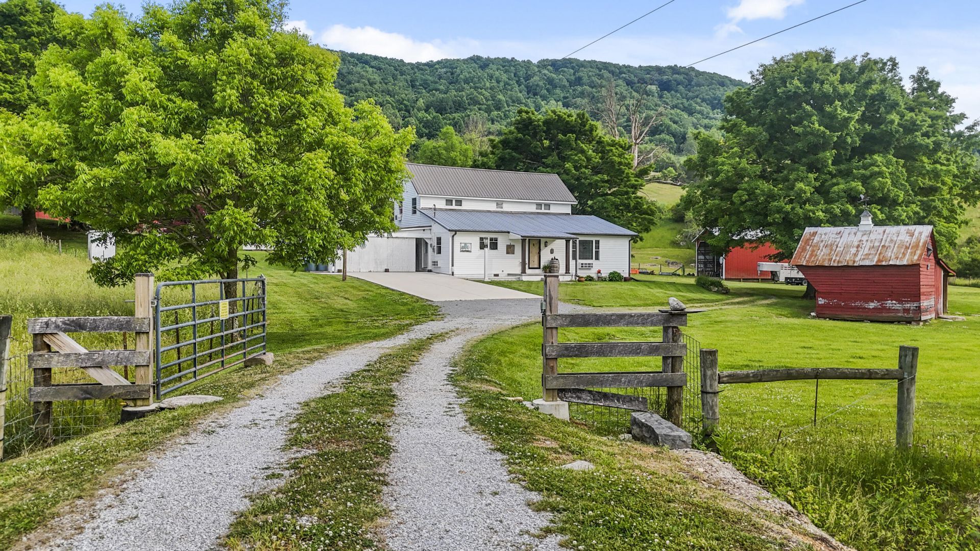 1305 Mulberry Gap Road, Sneedville, TN 37869 Main Photo