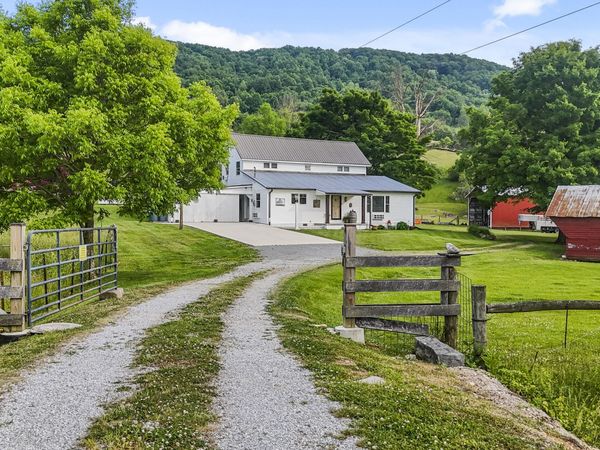 1305 Mulberry Gap Road, Sneedville, TN 37869