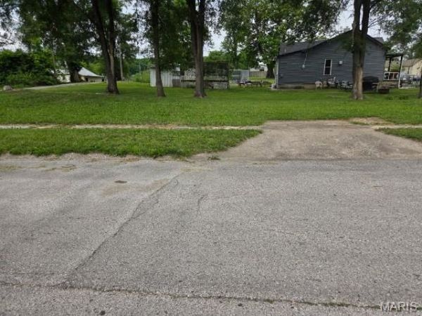 407 S Griffith Street , Hannibal, MO 63401
