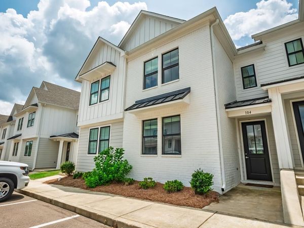 104 Honeysuckle Way, Oxford, MS 38655