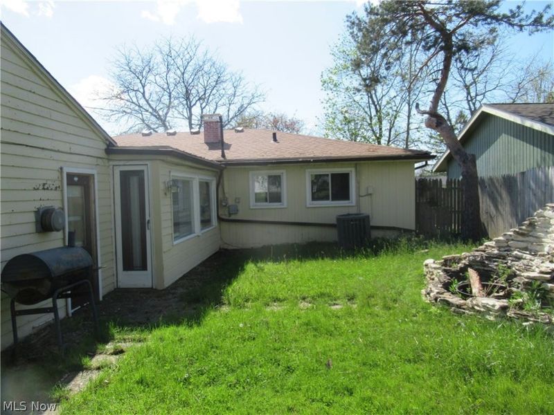 6033 Randy Road , Bedford Heights, OH 44146 Photo 5