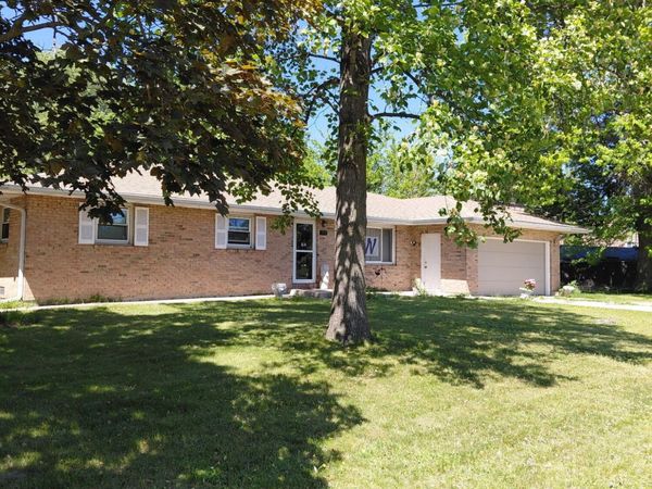 1749 Green Meadow Lane , Chesterton, IN 46304
