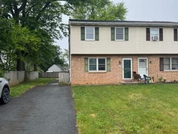 471 S MARKET AVENUE , MOUNT JOY, PA 17552
