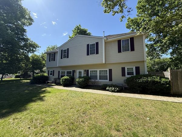 28 Crestview Dr, Unit LHS, Westborough, MA 01581