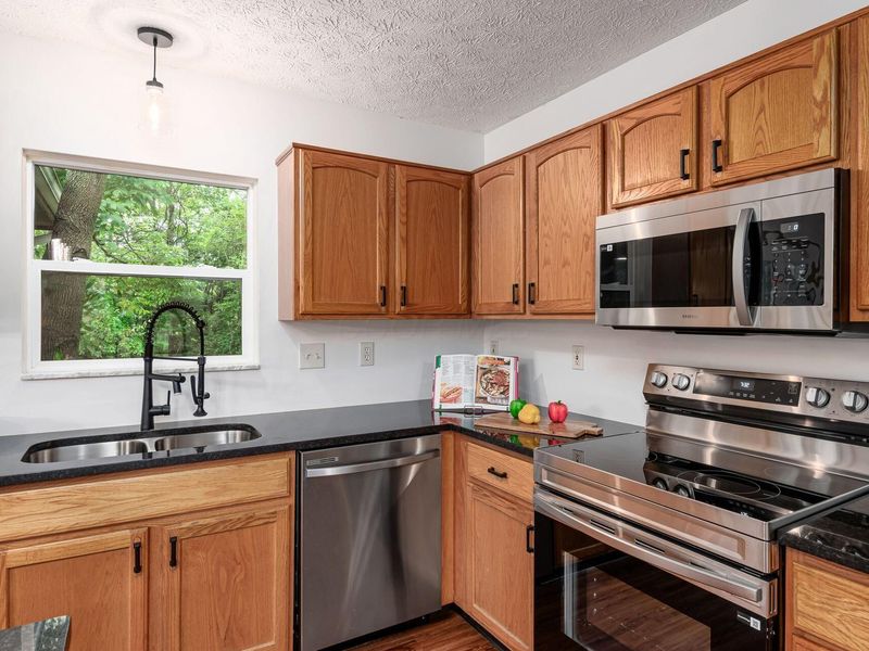 325 Penwood Court , Pataskala, OH 43062 Photo 13