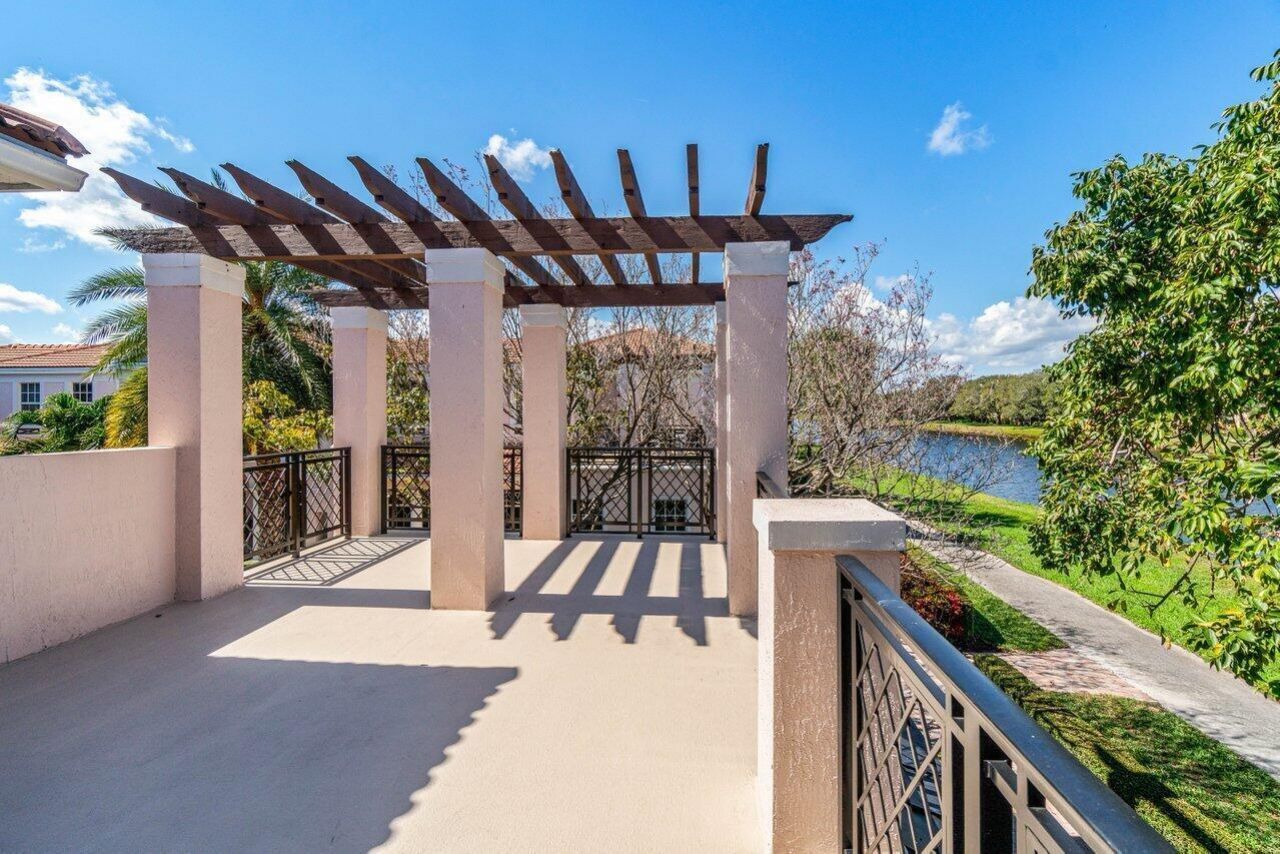 8343 NW 8th Terrace, Boca Raton, FL 33487 Photo
