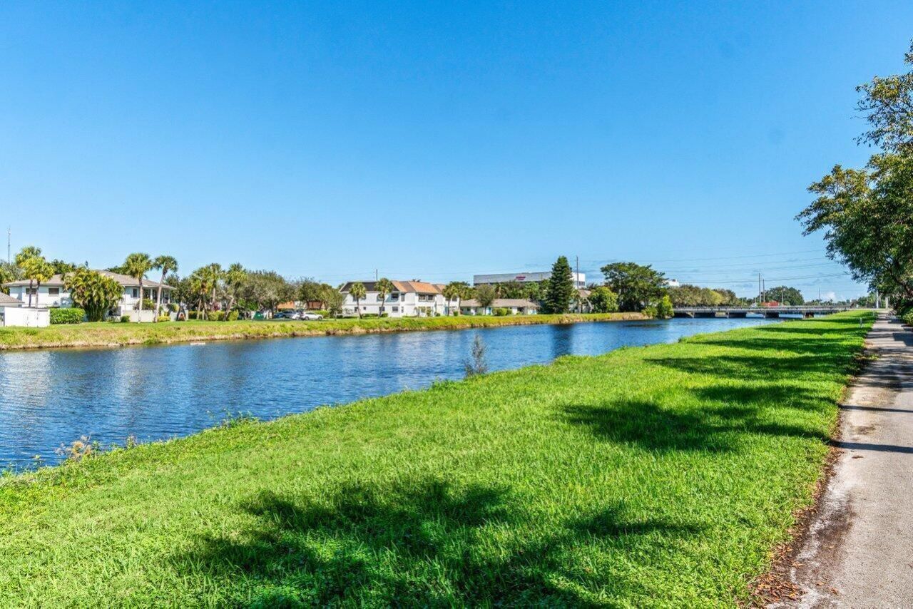 8343 NW 8th Terrace, Boca Raton, FL 33487 Photo