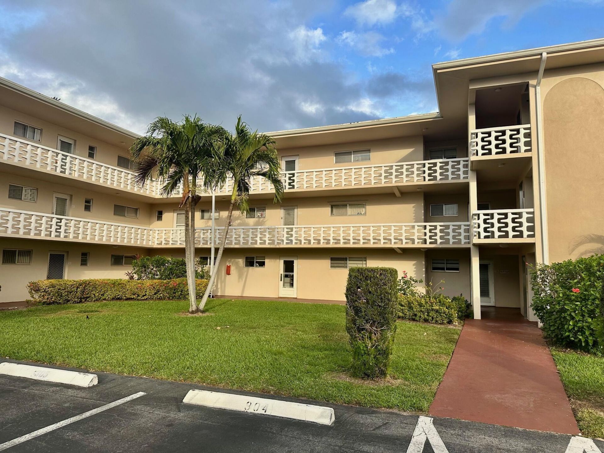 2721 Garden Drive N, Unit 105, Lake Worth, FL 33461 Photo