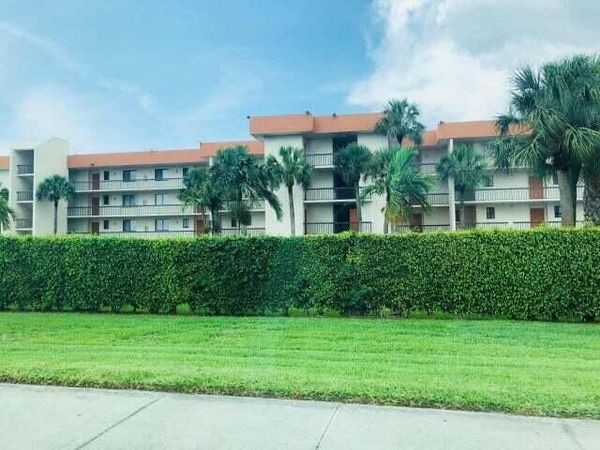 5981 Via Vermilya, Unit 106, Lake Worth, FL 33462