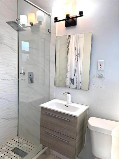 4580 NE 3rd Avenue, Oakland Park, FL 33334 Photo