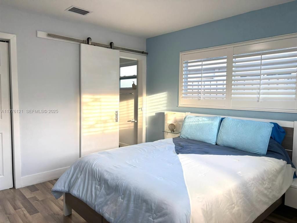 4580 NE 3rd Avenue, Oakland Park, FL 33334 Photo