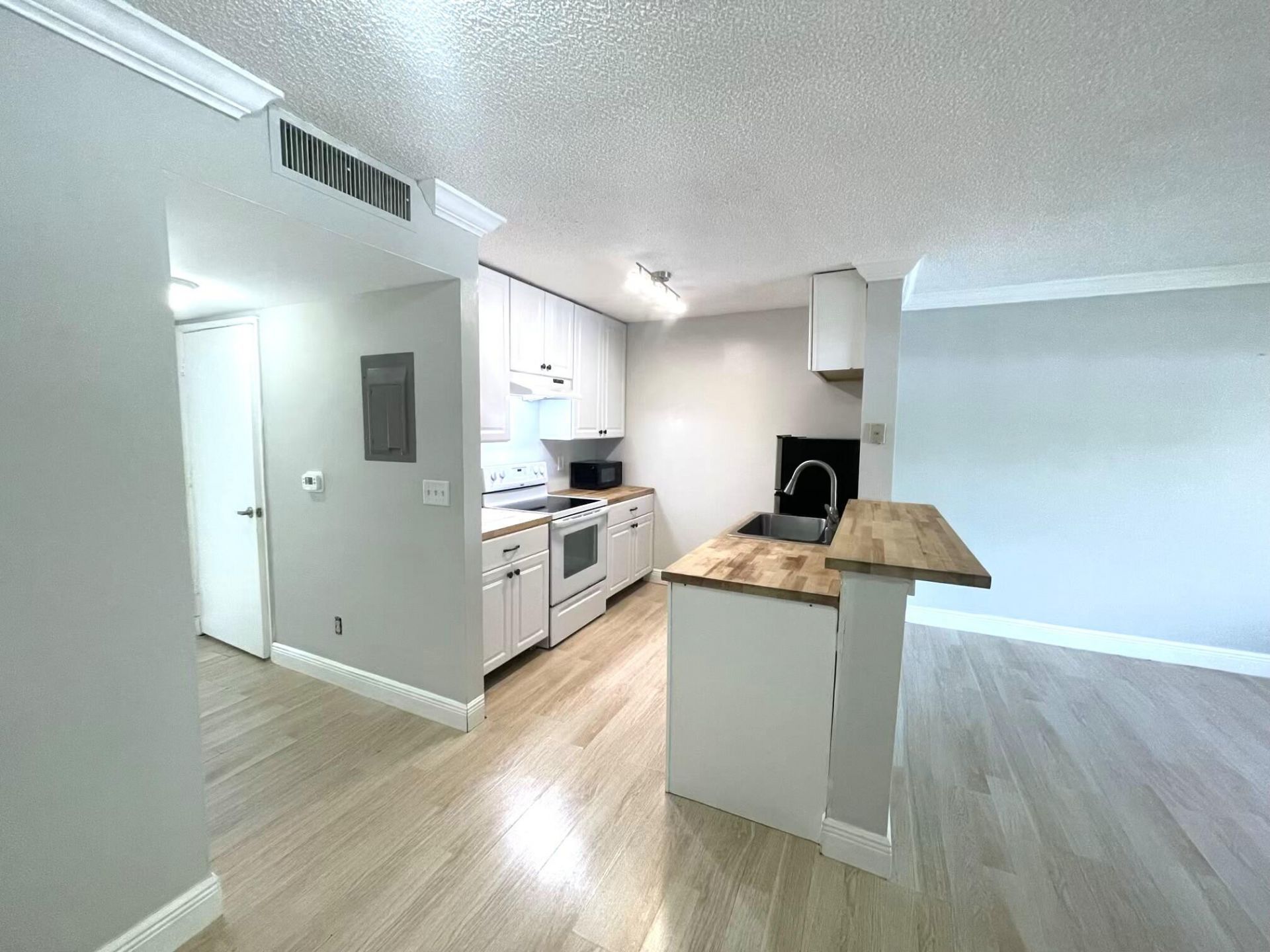1811 Meadows Circle W, Boynton Beach, FL 33436 Photo