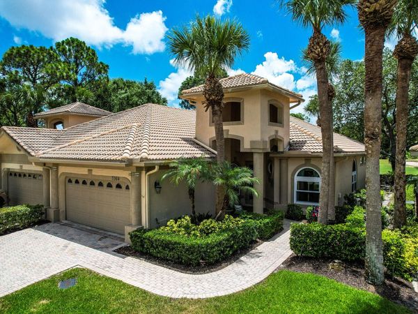 7064 Torrey Pines Circle, Port St. Lucie, FL 34986