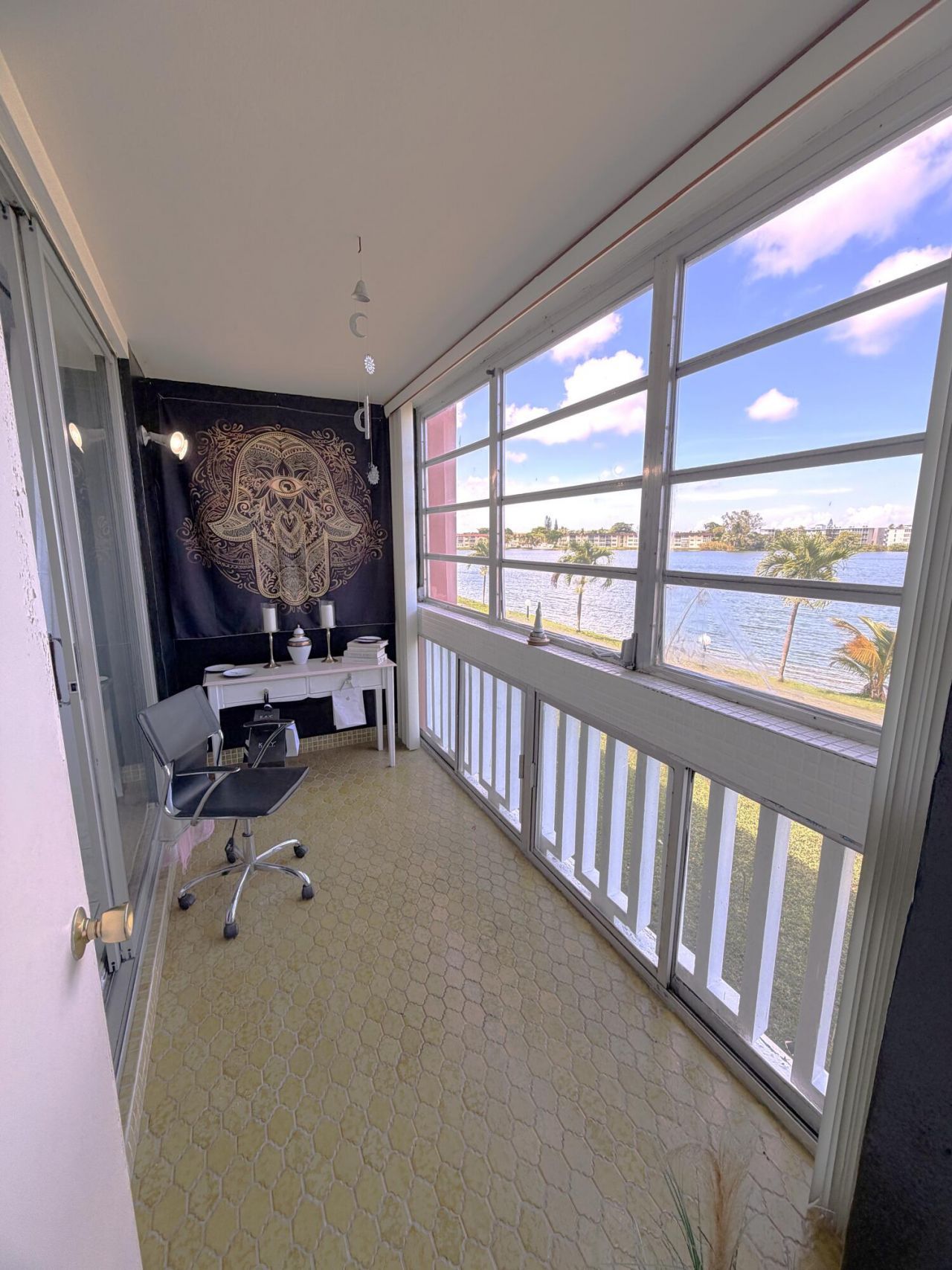 18555 NE 14th Avenue, Unit 612, Miami, FL 33179 Photo