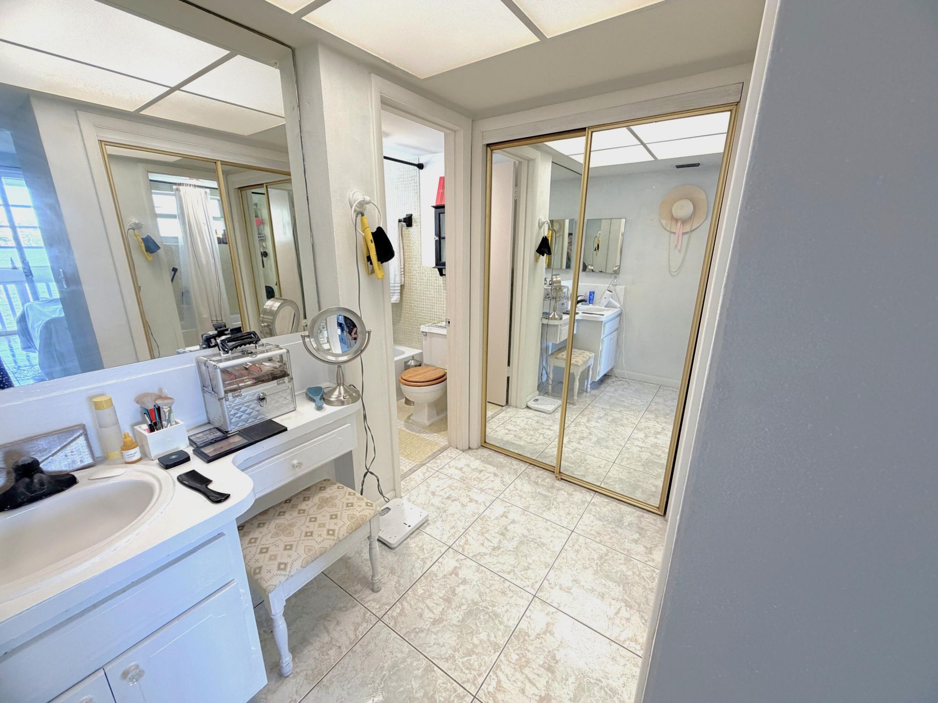 18555 NE 14th Avenue, Unit 612, Miami, FL 33179 Photo