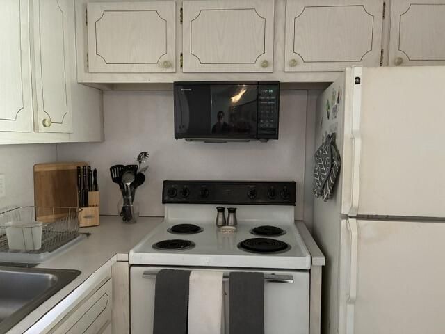 620 Horizon W, Unit 202, Boynton Beach, FL 33435 Photo