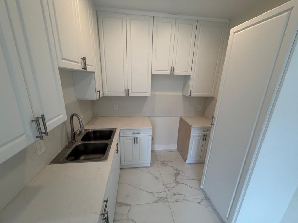 6410 NW Miami Court, Miami, FL 33150 Photo